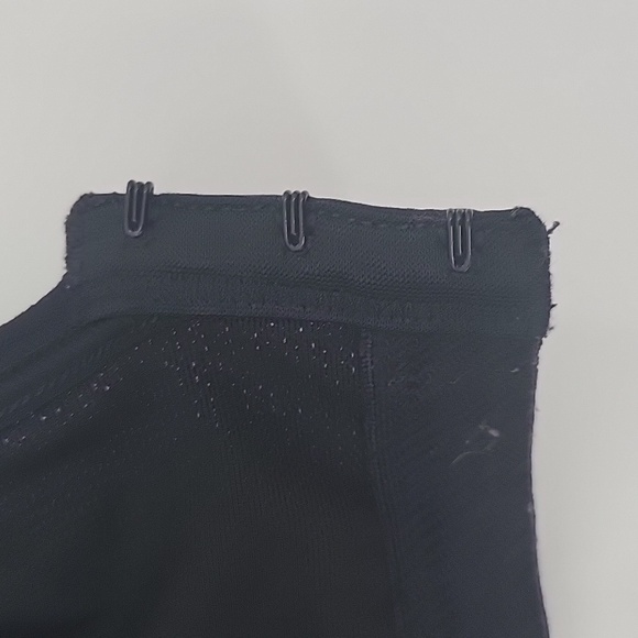 Livi Active Black Supportive Bra with Adjustable Straps NWOT - Picture 10 of 15